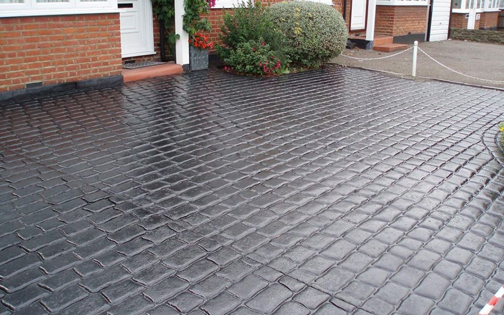 Tarmac cleaning and sealing service